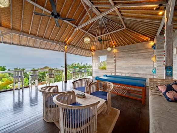 F4943151 A8A8 4221 985E 5193B8F573E8