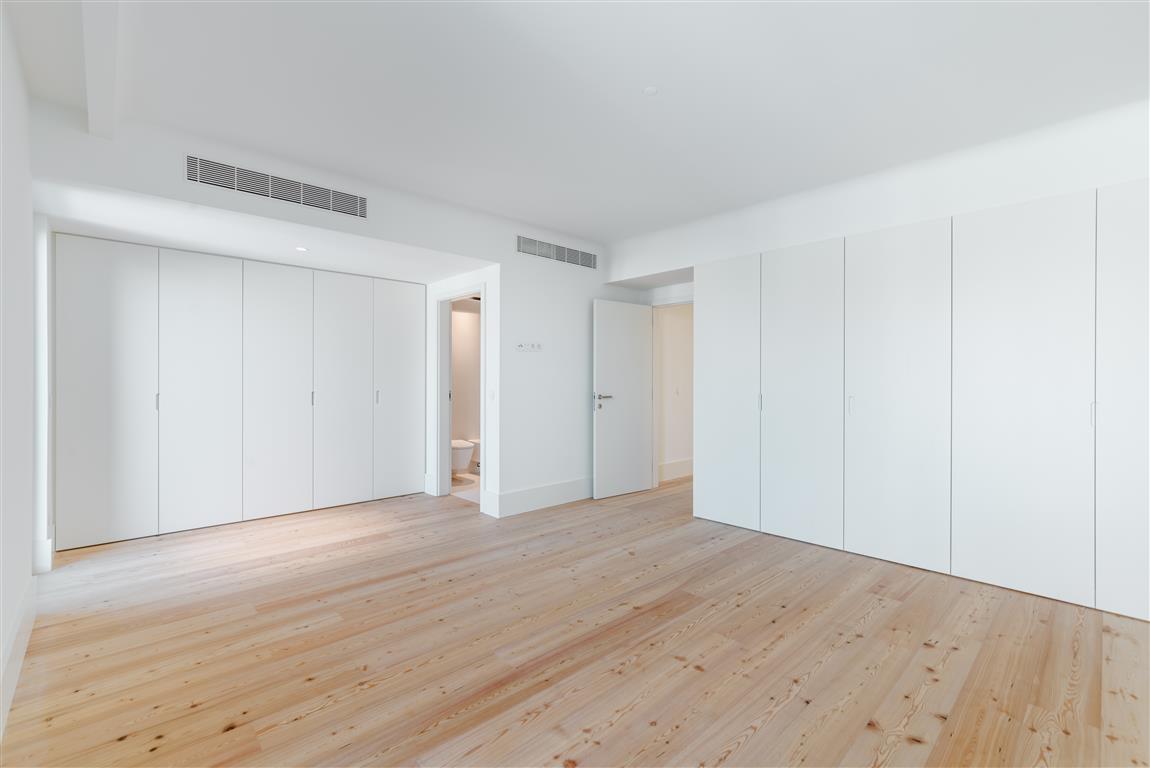 ID95f55501-0000-0500-0000-000014141146