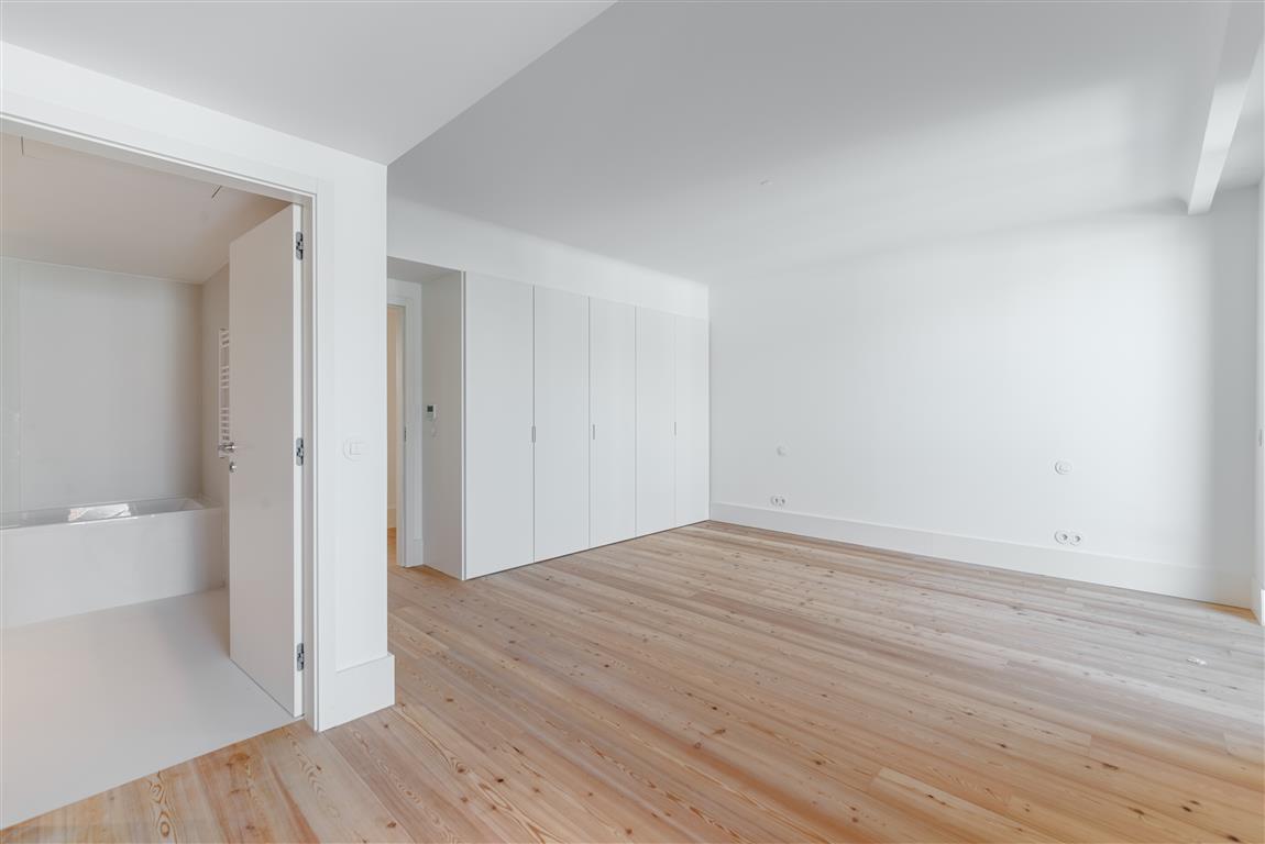 ID95f55501-0000-0500-0000-000014141148