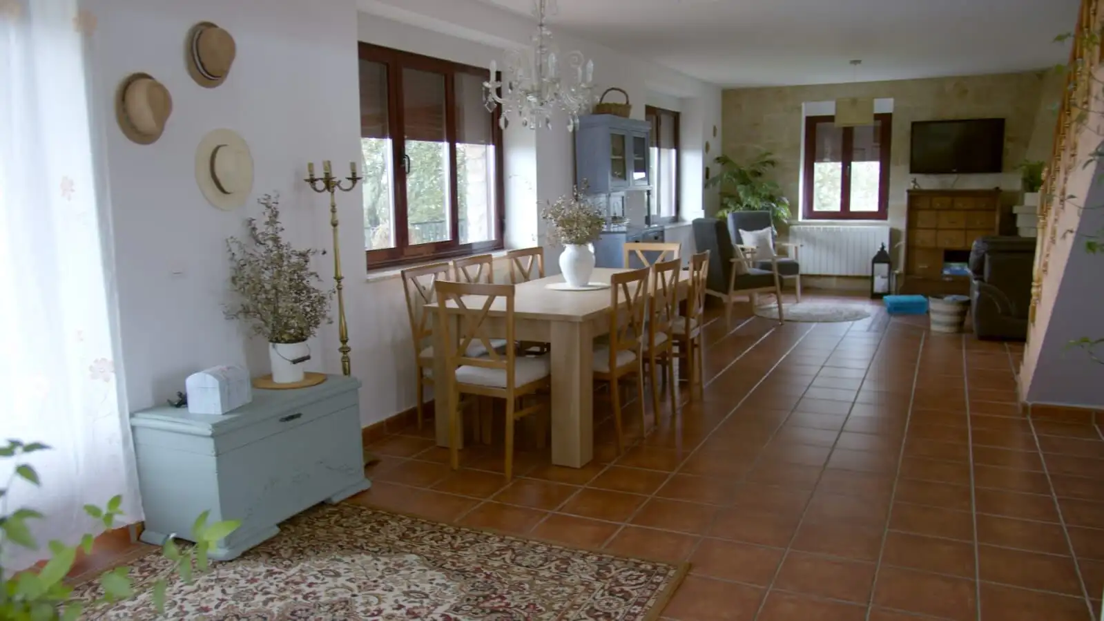Charming rustic estate featuring a stone house surrounded by private woodland in Salamanca for sale.