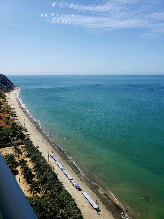 Stunning oceanfront penthouse in Gaira Playa Salguero, Magdalena, offering luxurious living with pan.