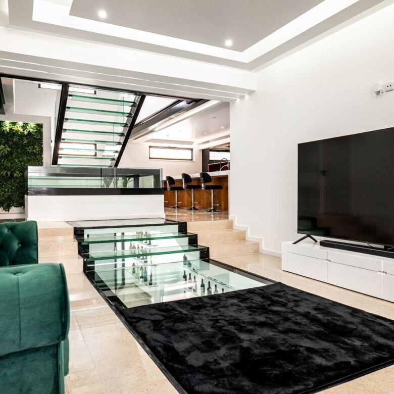 Luxury boutique hotel living room with modern design and stylish furnishings in Leiria.