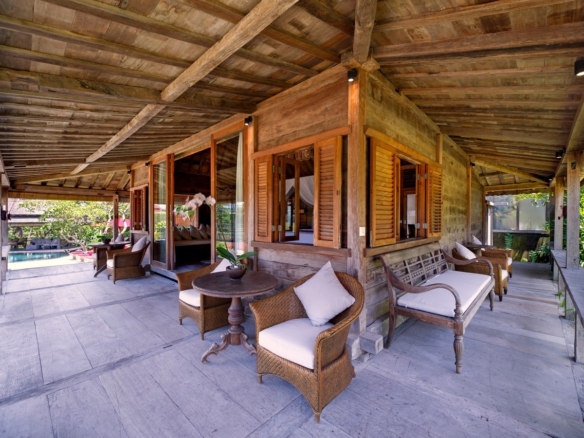 Impiana Cemagi Joglo Villa veranda