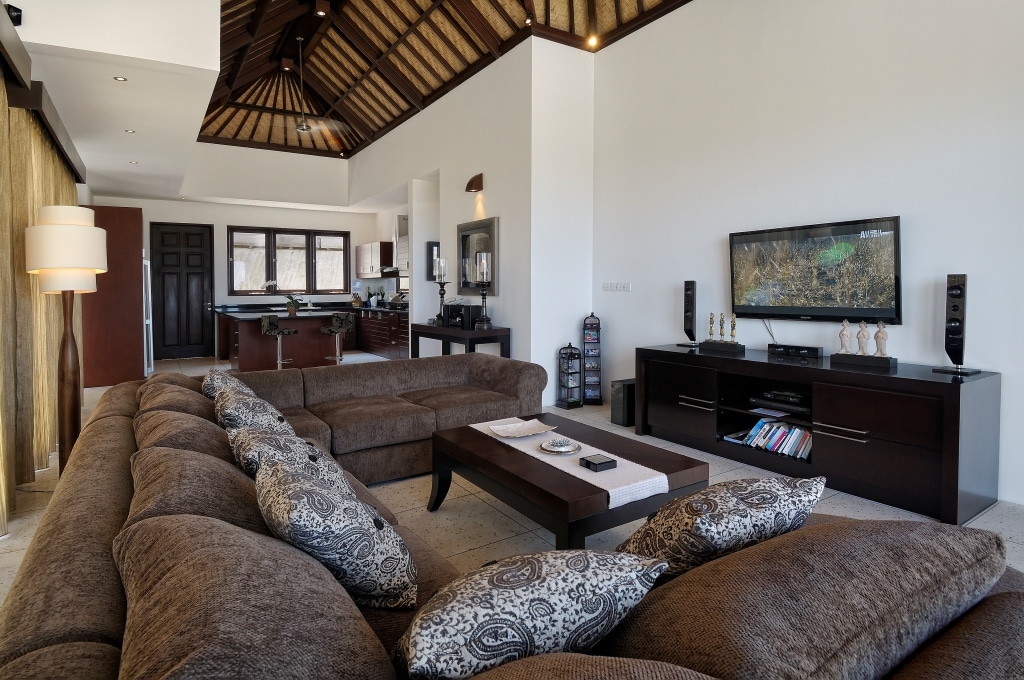 Jimbaran-Villa-Lounge-and-Kitchen