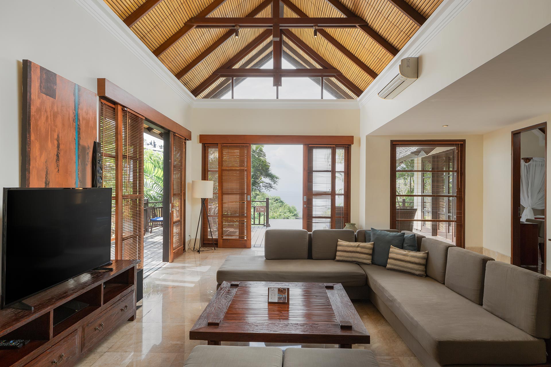 KarmaKandara12A-LivingRoom2