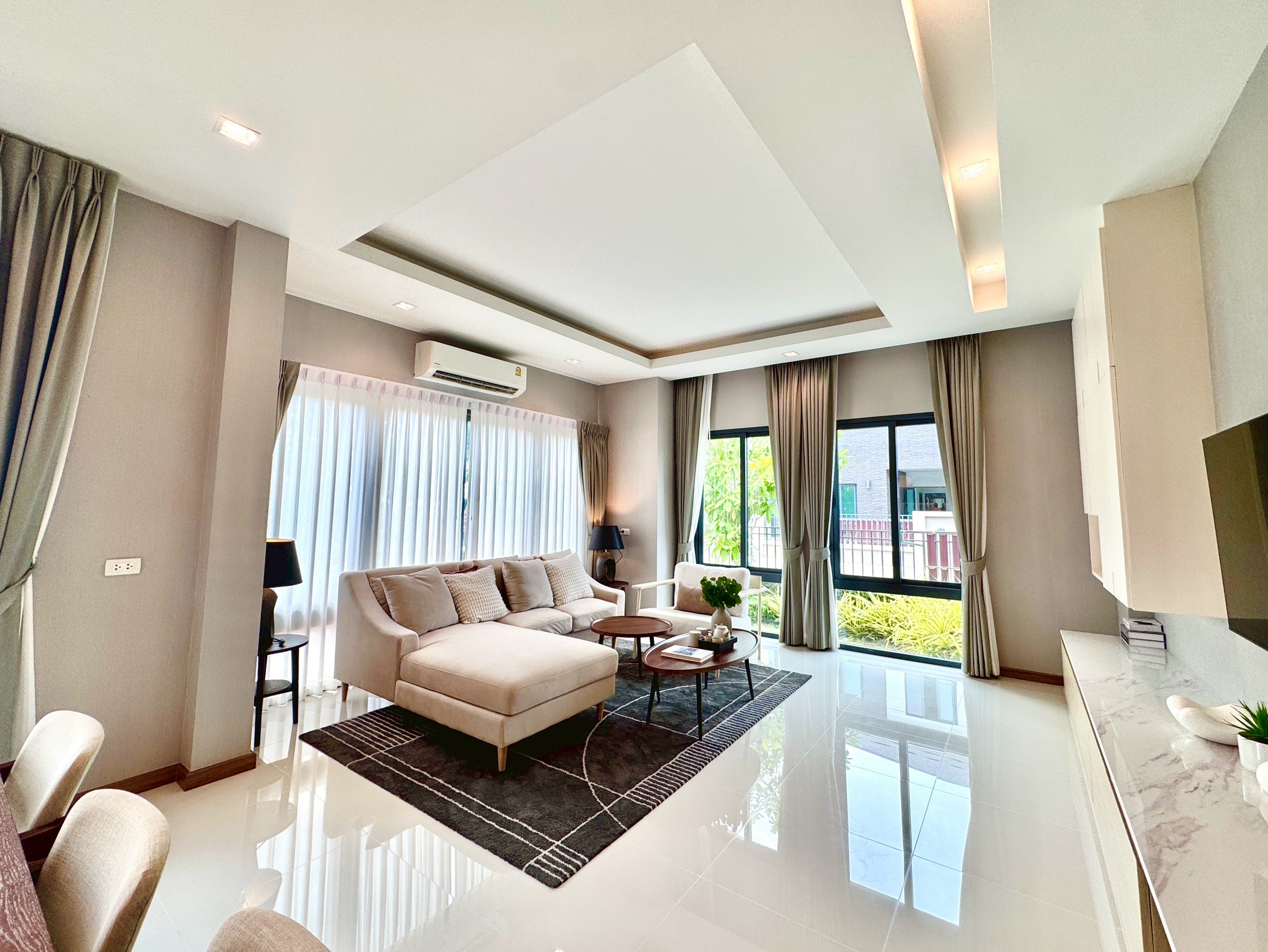 LINE_ALBUM_1092568-BE_250910_2