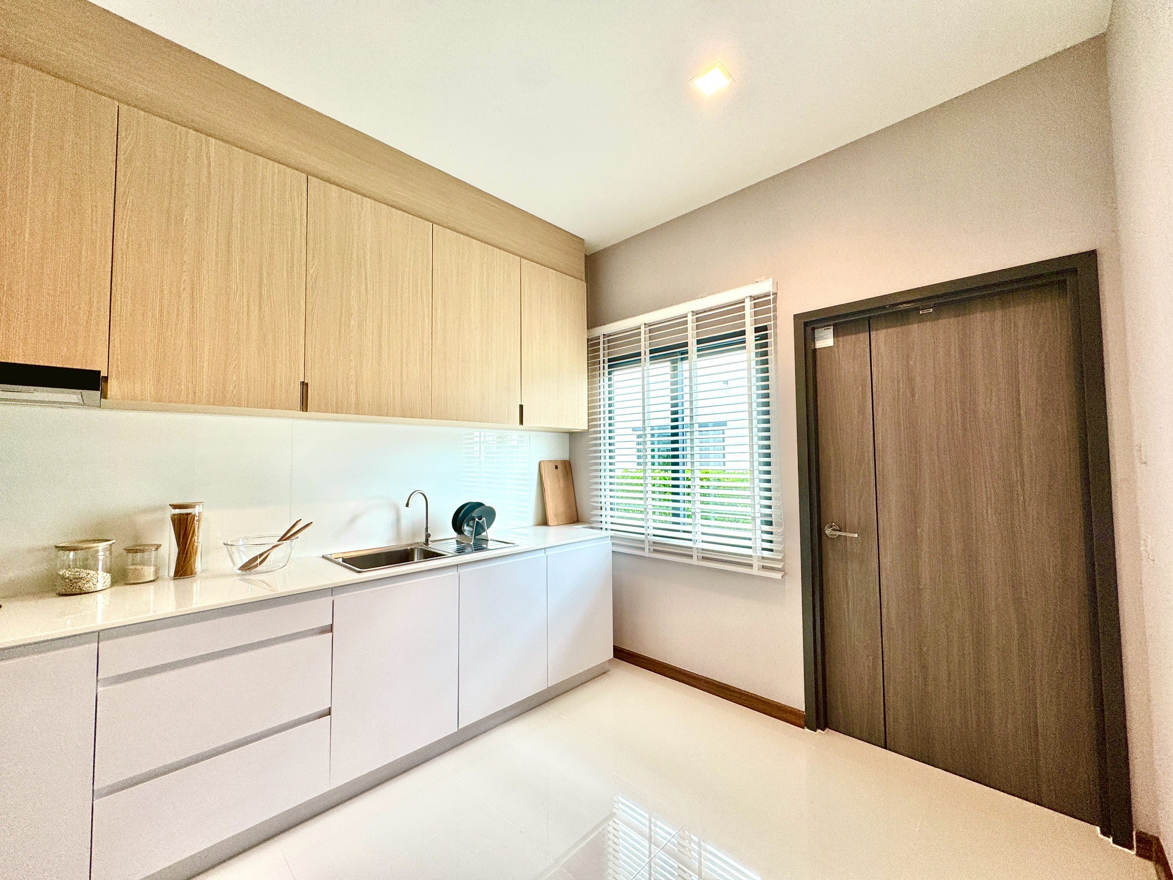 LINE_ALBUM_1092568-BE_250910_4