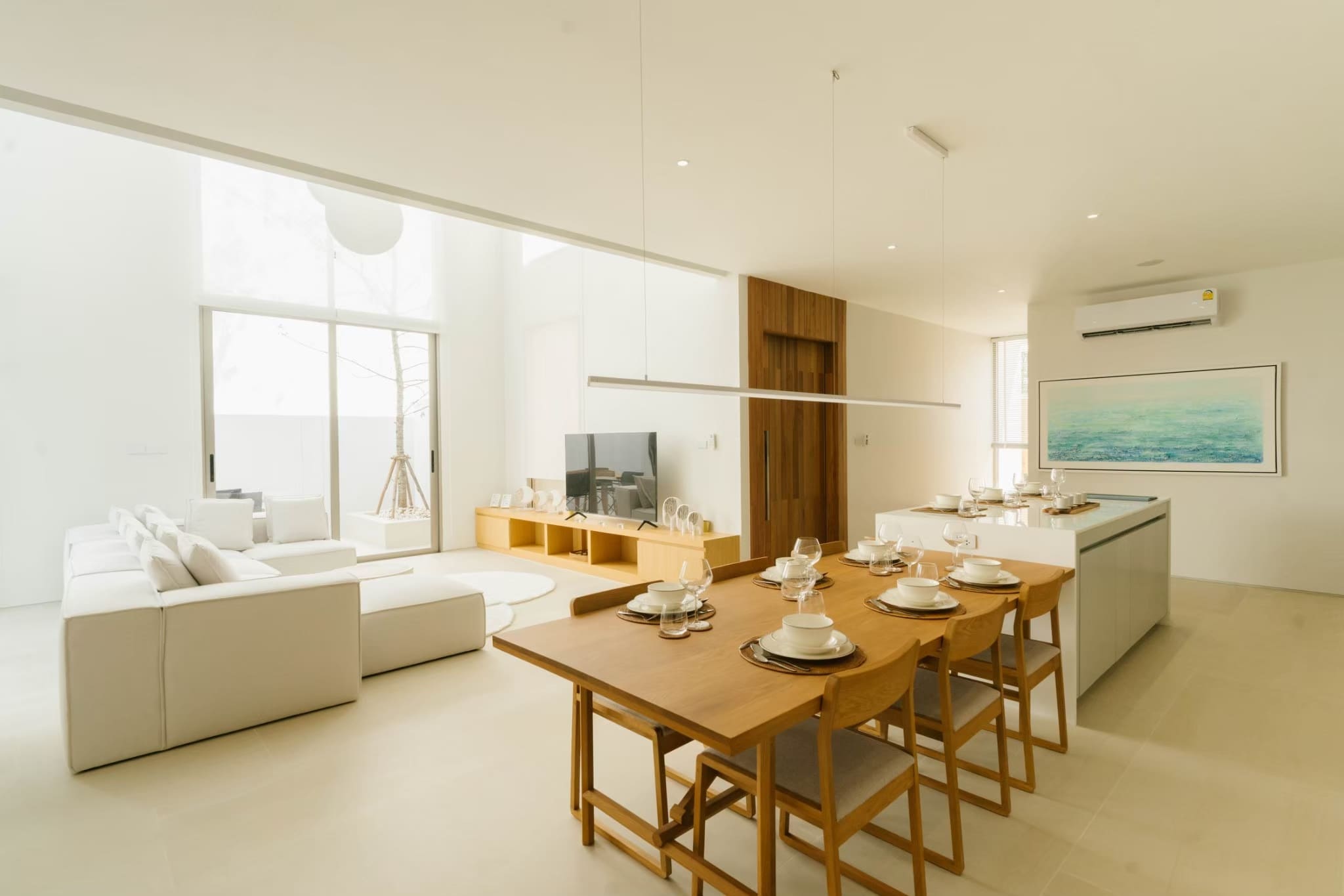 LINE_ALBUM_Mock-Up-Shot-LUX2-V4_250604_1