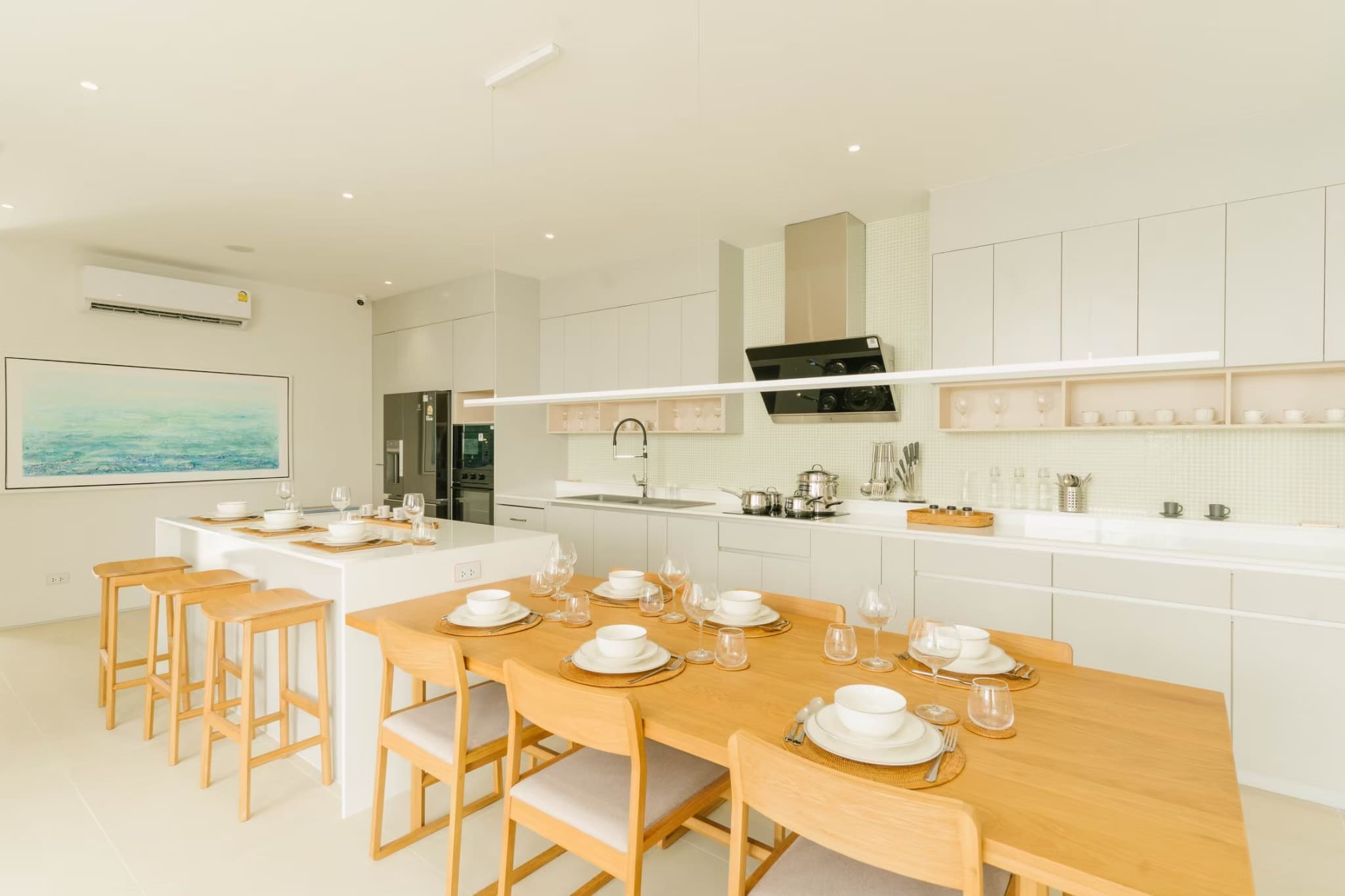 LINE_ALBUM_Mock-Up-Shot-LUX2-V4_250604_2