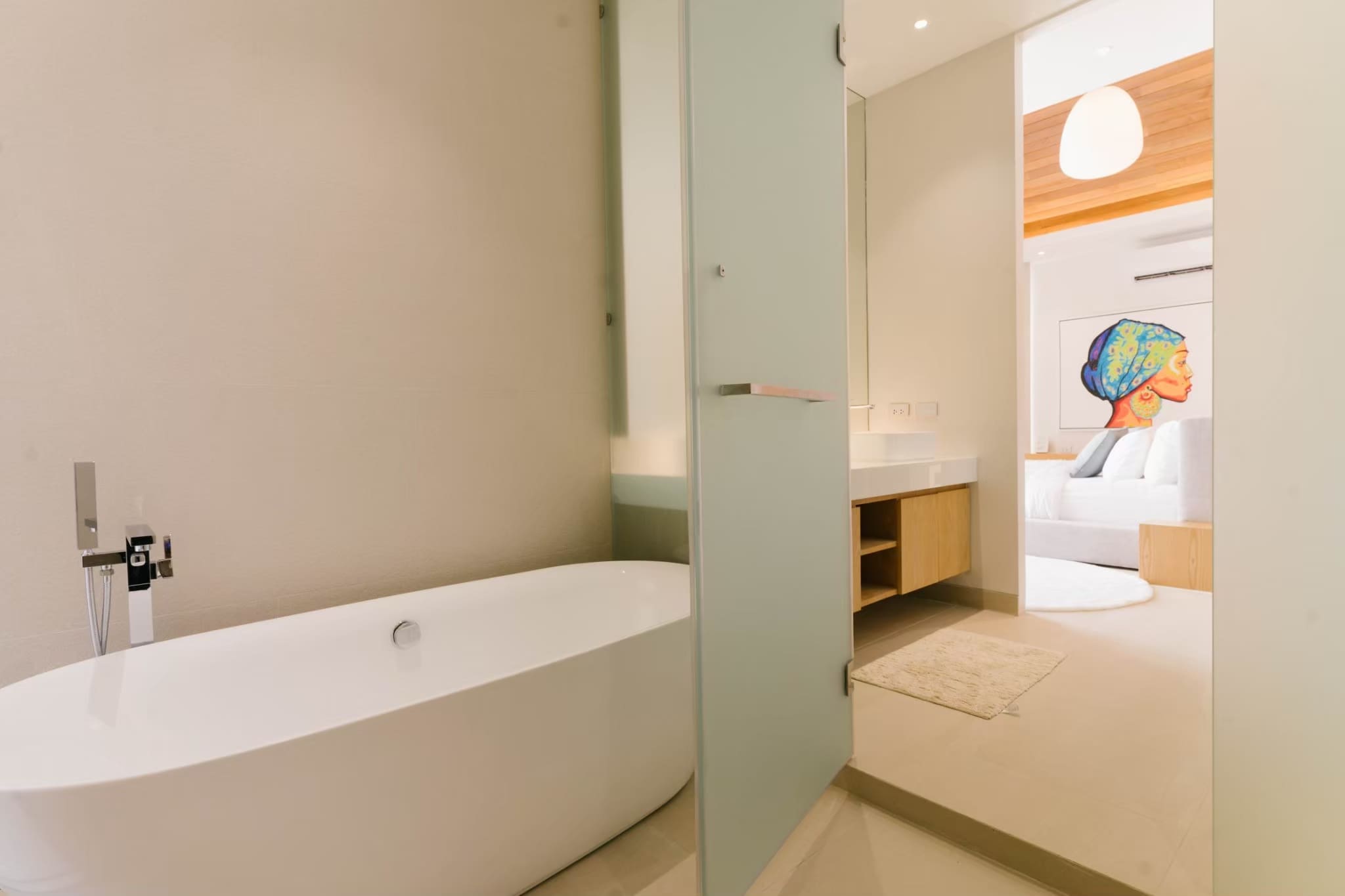 LINE_ALBUM_Mock-Up-Shot-LUX2-V4_250604_5