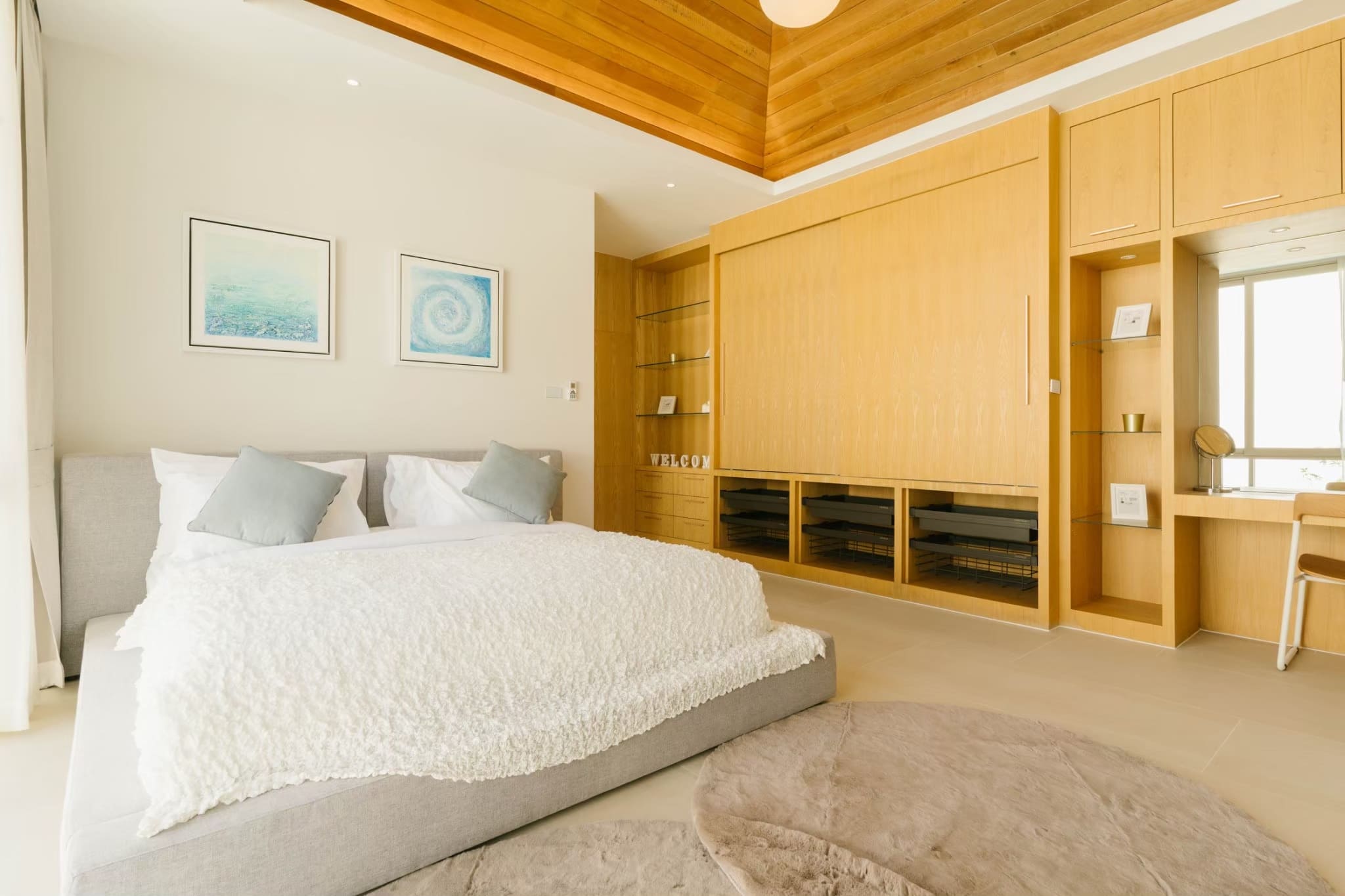 LINE_ALBUM_Mock-Up-Shot-LUX2-V4_250604_9