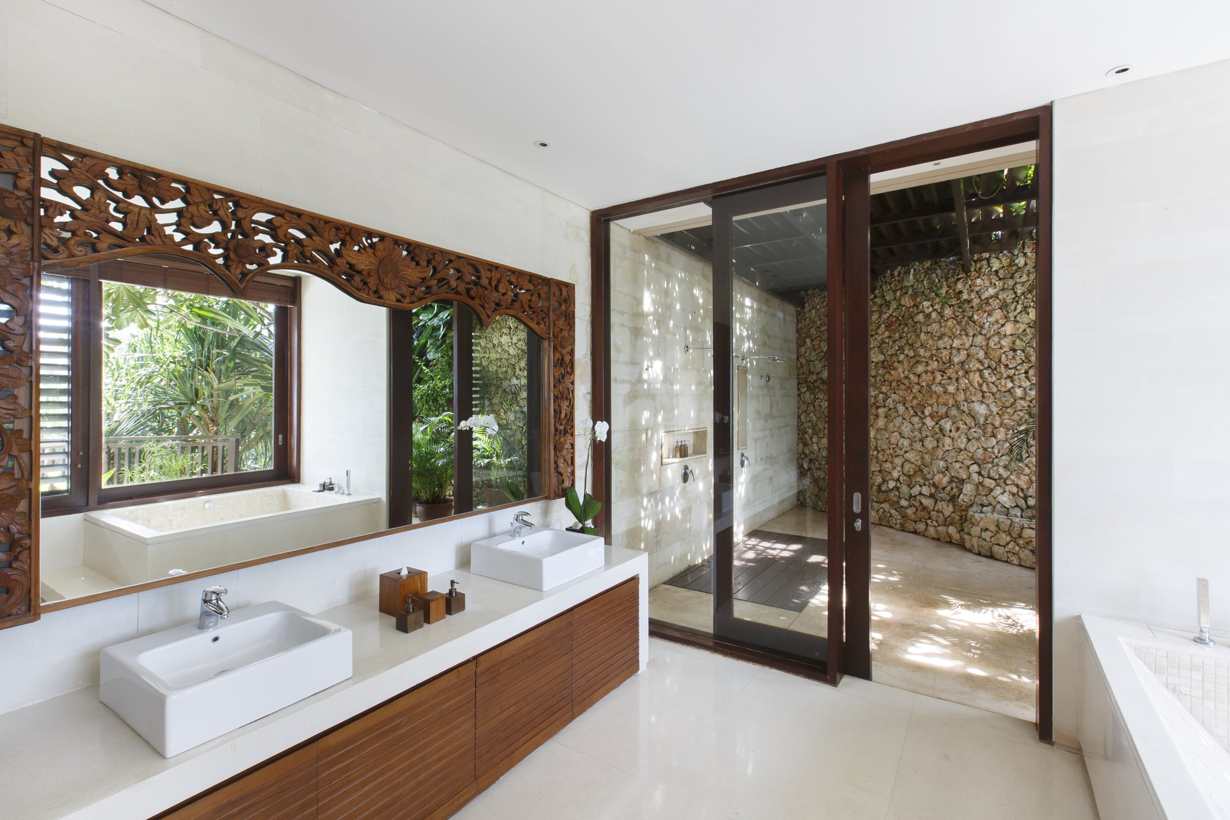 Master-Underground-Bedroom_MA103rgb