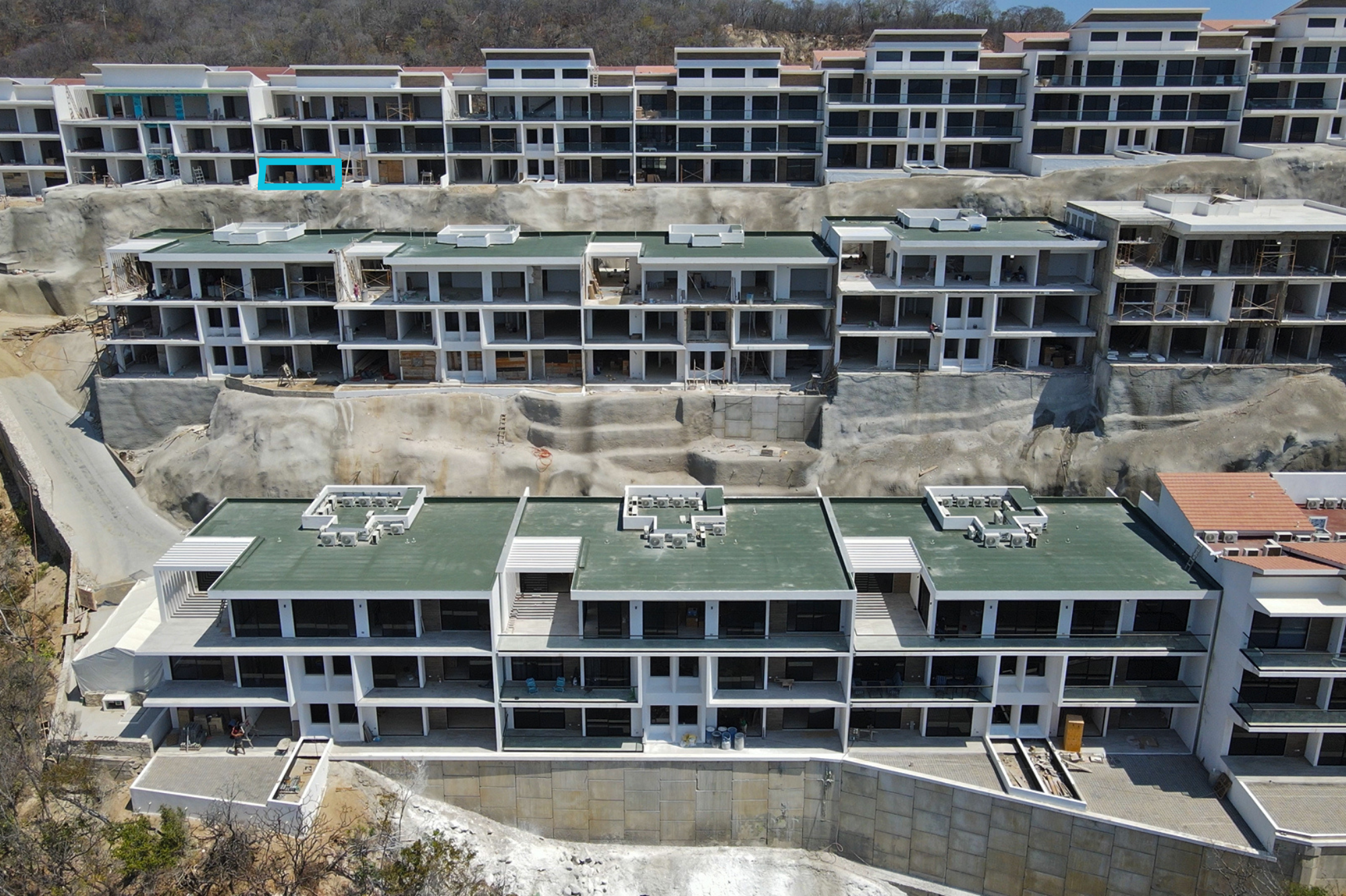 Oceanfront-2-bed-Luxurious-Location-1