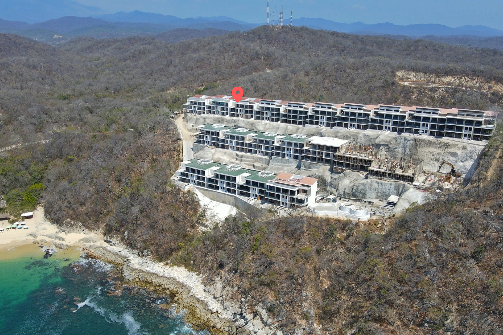 Oceanfront-2-bed-Luxurious-Location-2