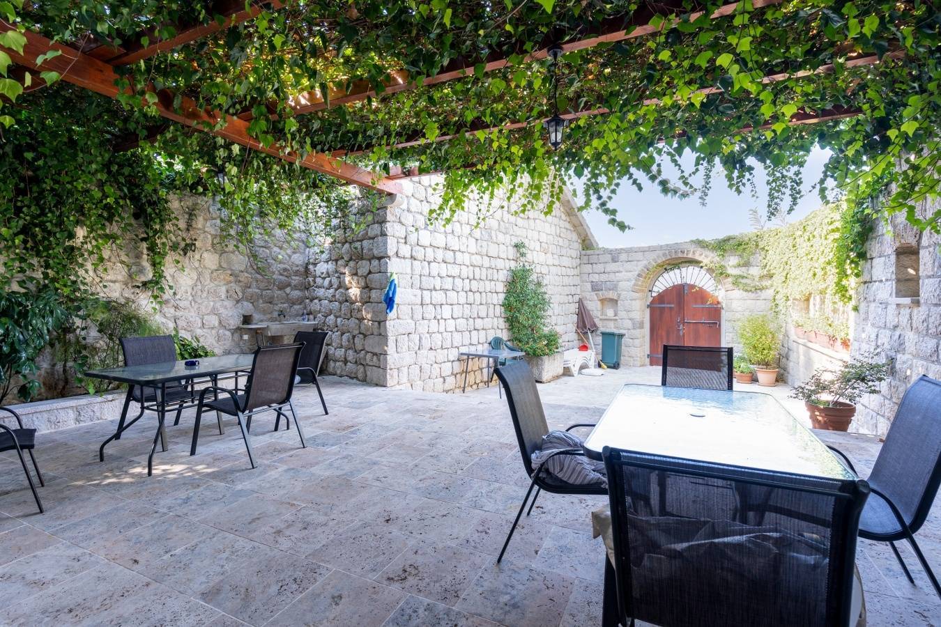 Old-stone-house-with-beautiful-frontyard-for-sale-in-Kotor