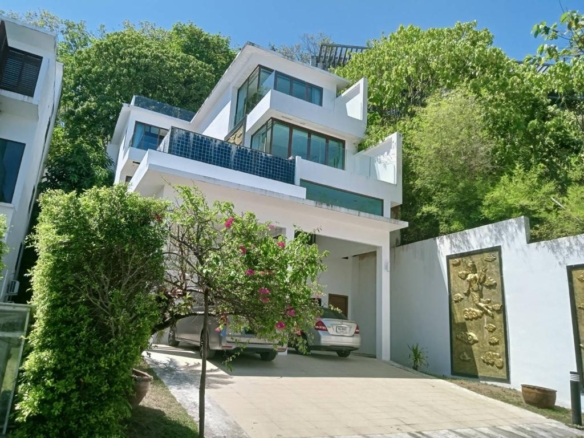 PHOTO 2023 04 06 15 35 23