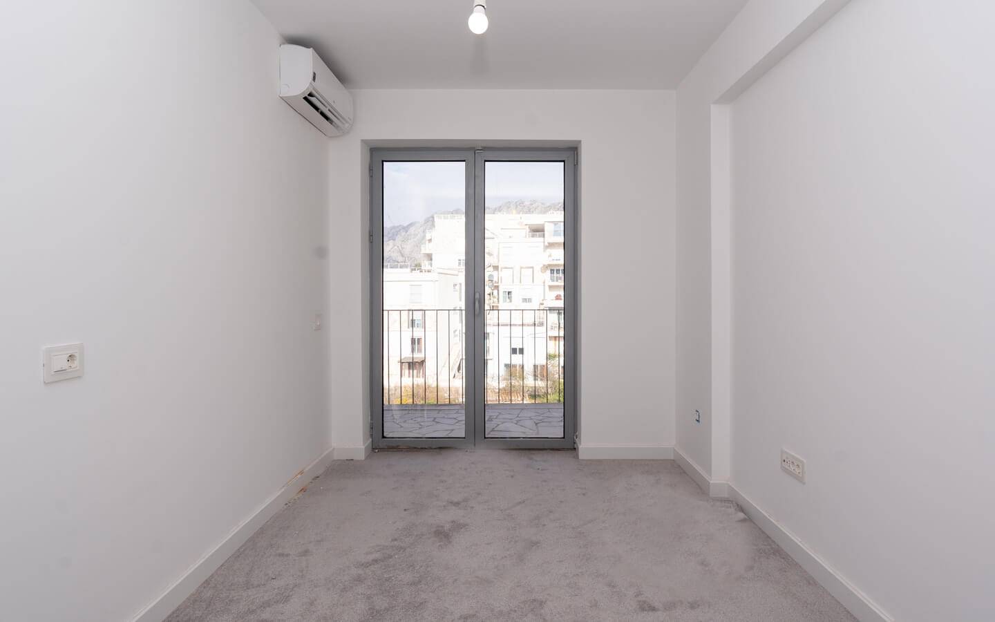 Penthouse-for-sale-in-the-residential-complex-in-Dobrota-in-Kotor-municipality-12