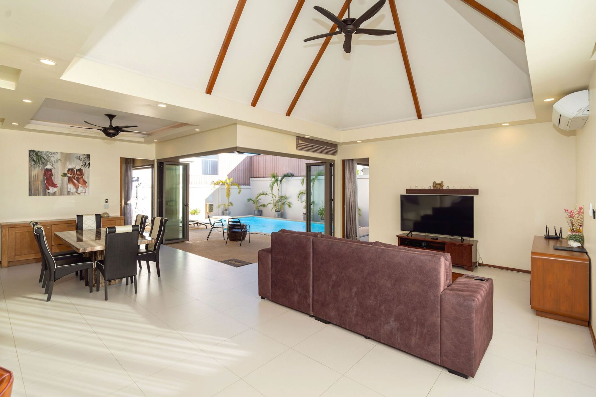 Sequoia-03-Living-02