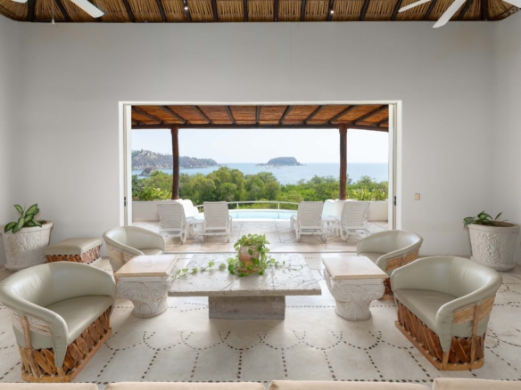 Tangolunda Oceanfront Villa WEB 22 scaled 1