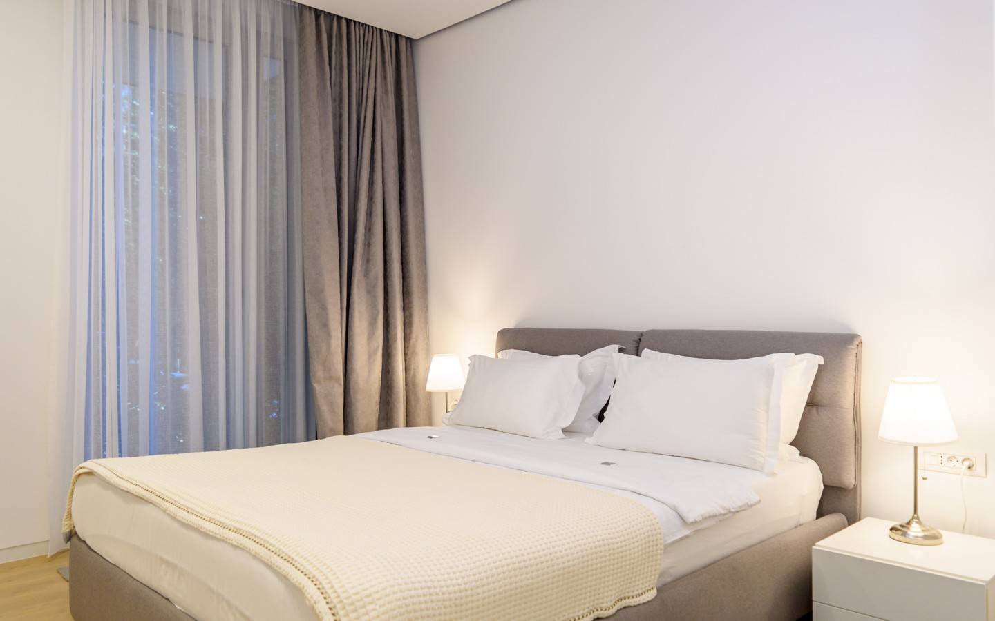 Two-Bedroom-Garden-Line-26A2-14