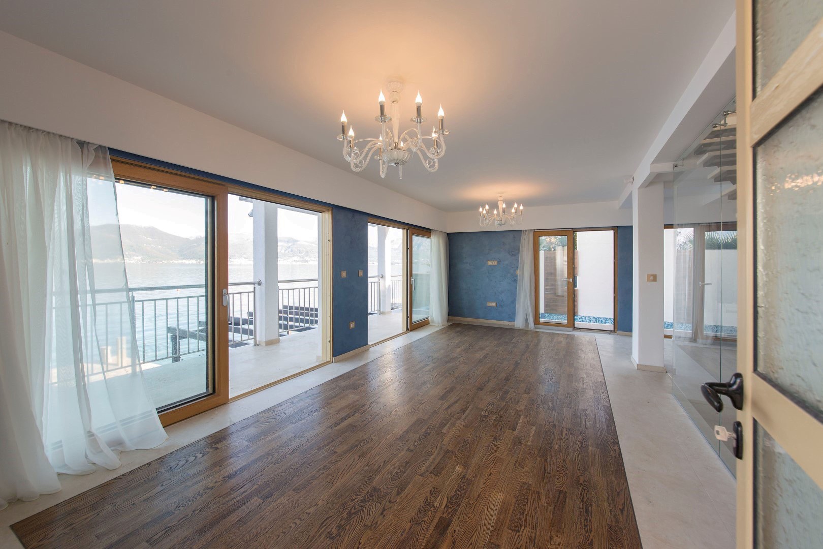 Vila-for-sale-in-Tivat-MOntenegro-9