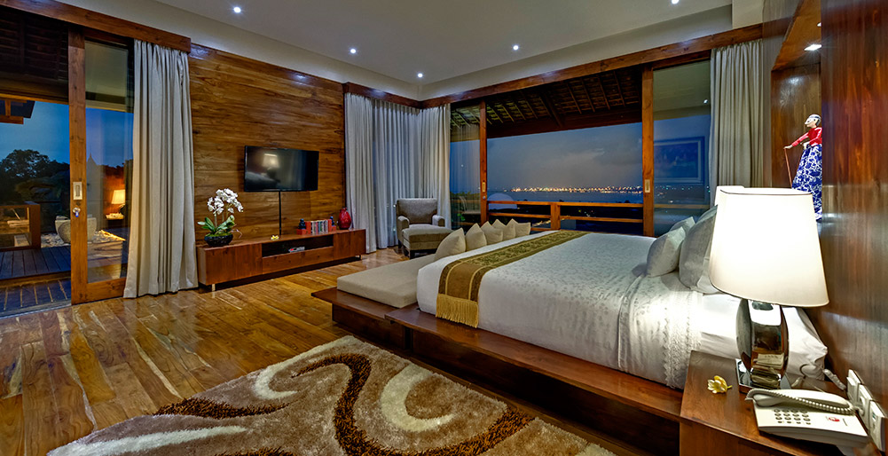 Villa-12-Elegant-master-bedroom