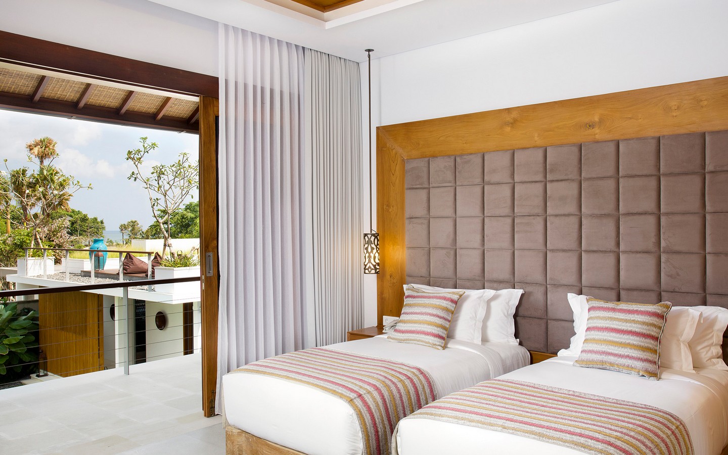 Villa-Cendrawasih-Twin-bedroom