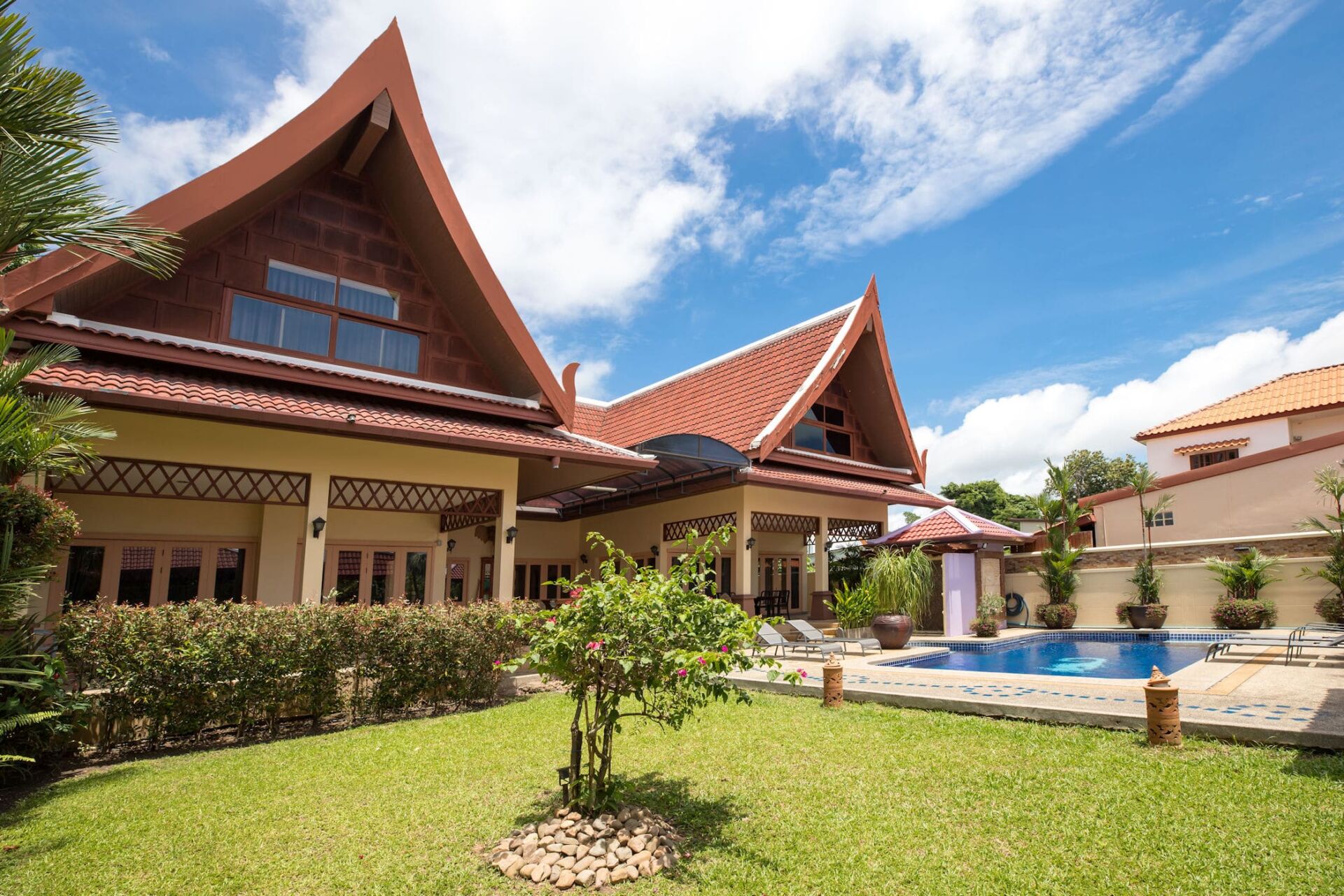 Villa-Felicity-03-Exterior-04