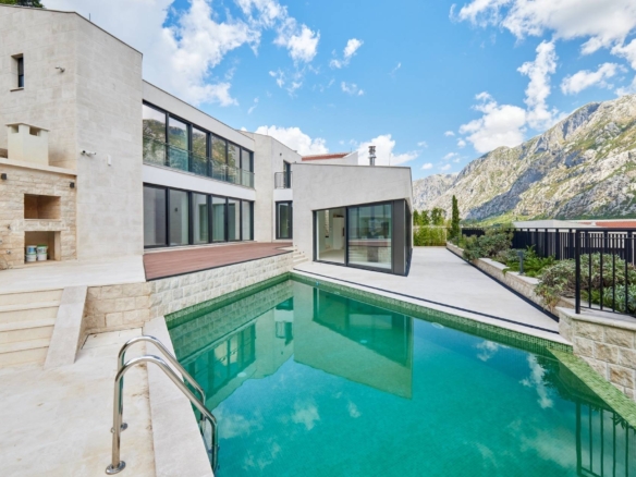 Villa with amazing seaview for sale in Montenegro