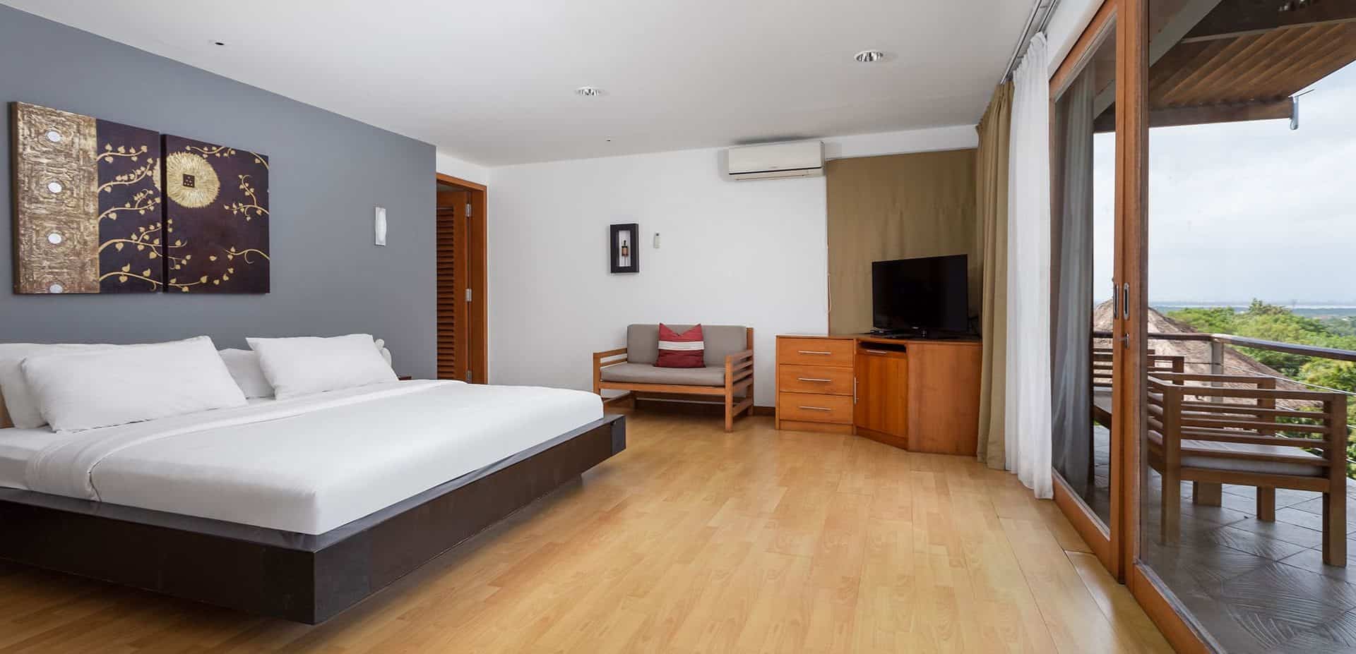 VillaHening-2ndFloorBedroom-1920×927-1