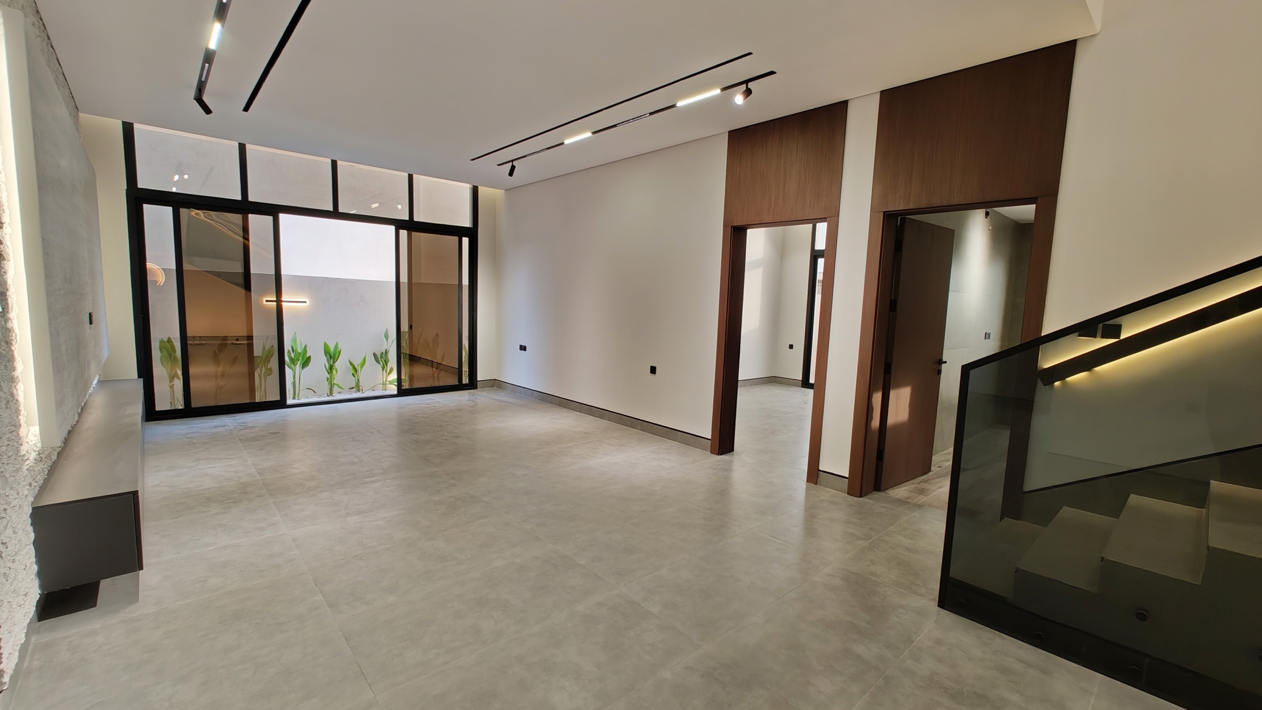 WZRNhxa6uyZljglhyLbdlK6Zs-2-scaled