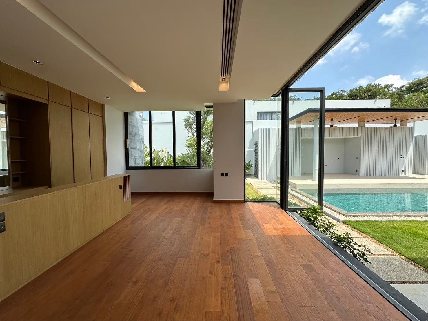 WhatsApp-Image-2025-04-28-at-12.31.40