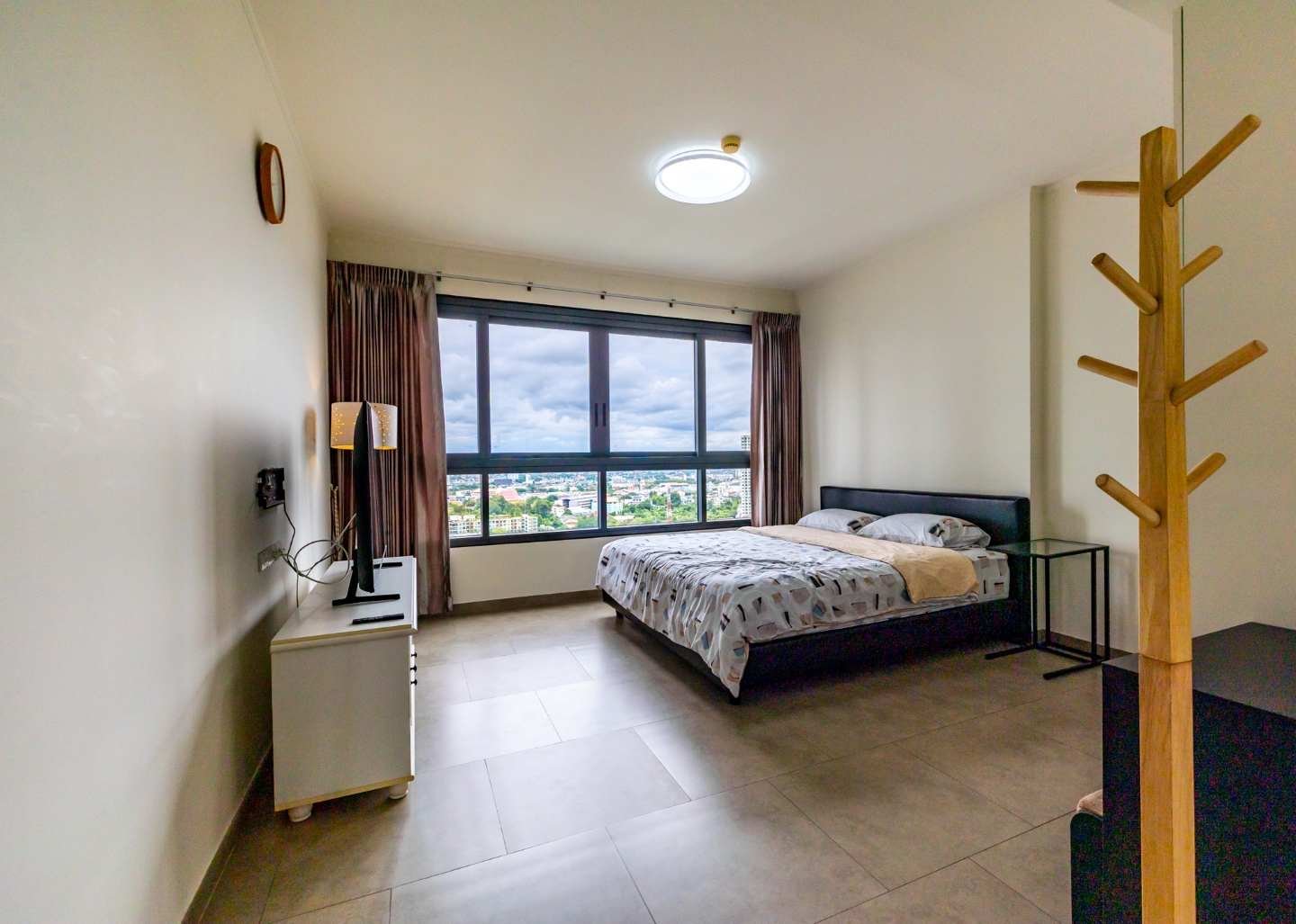 Zire-Wongamat-Bedroom-1