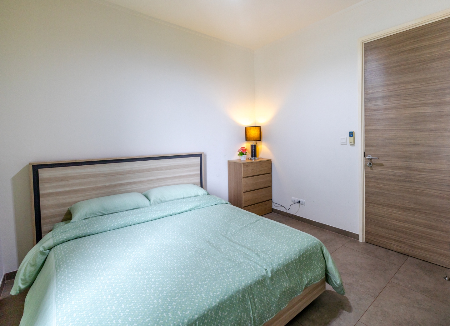 Zire-Wongamat-Bedroom-2