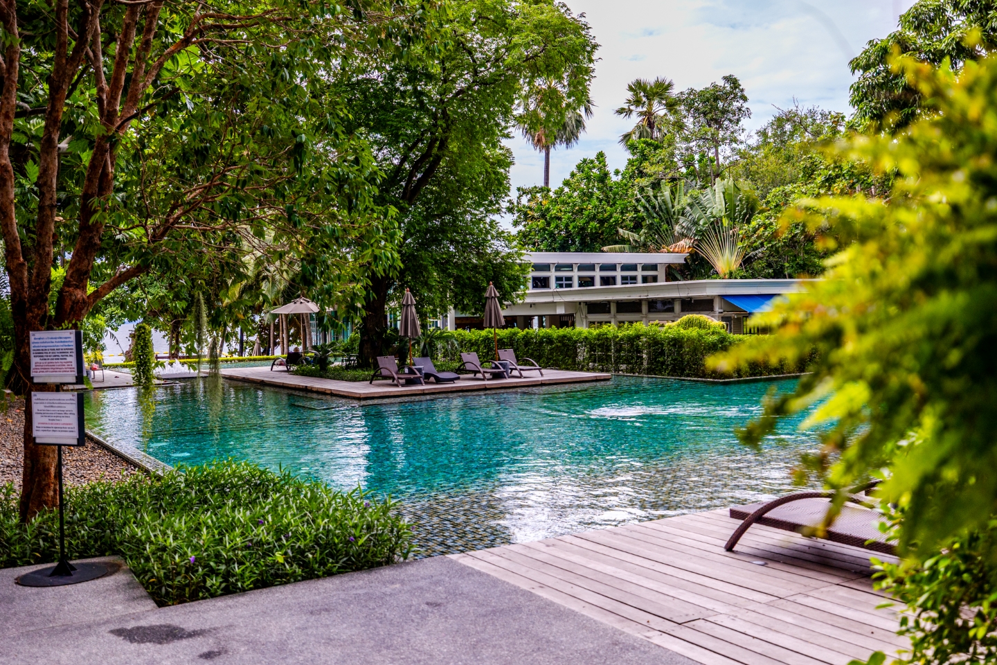 Zire-Wongamat-Pool-1