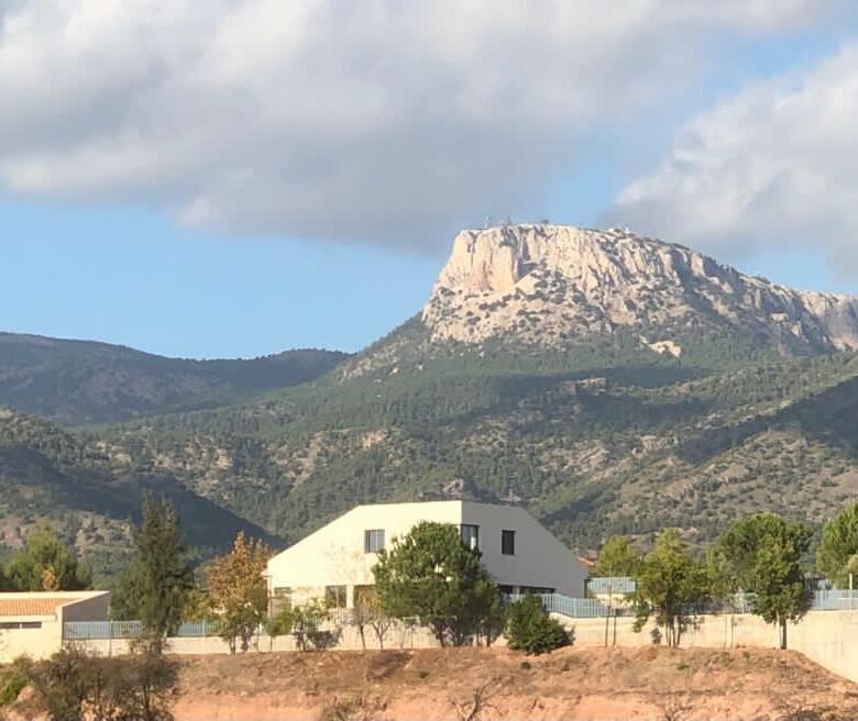 Luxury 5 Bed Villa for Sale in Aledo Murcia with mountain views.