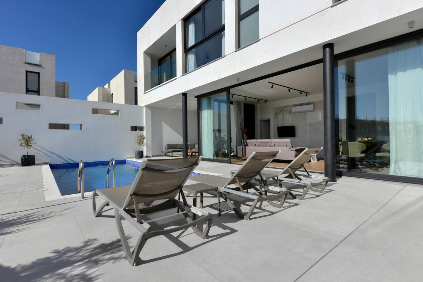 almaria-exterior-5-copy-large