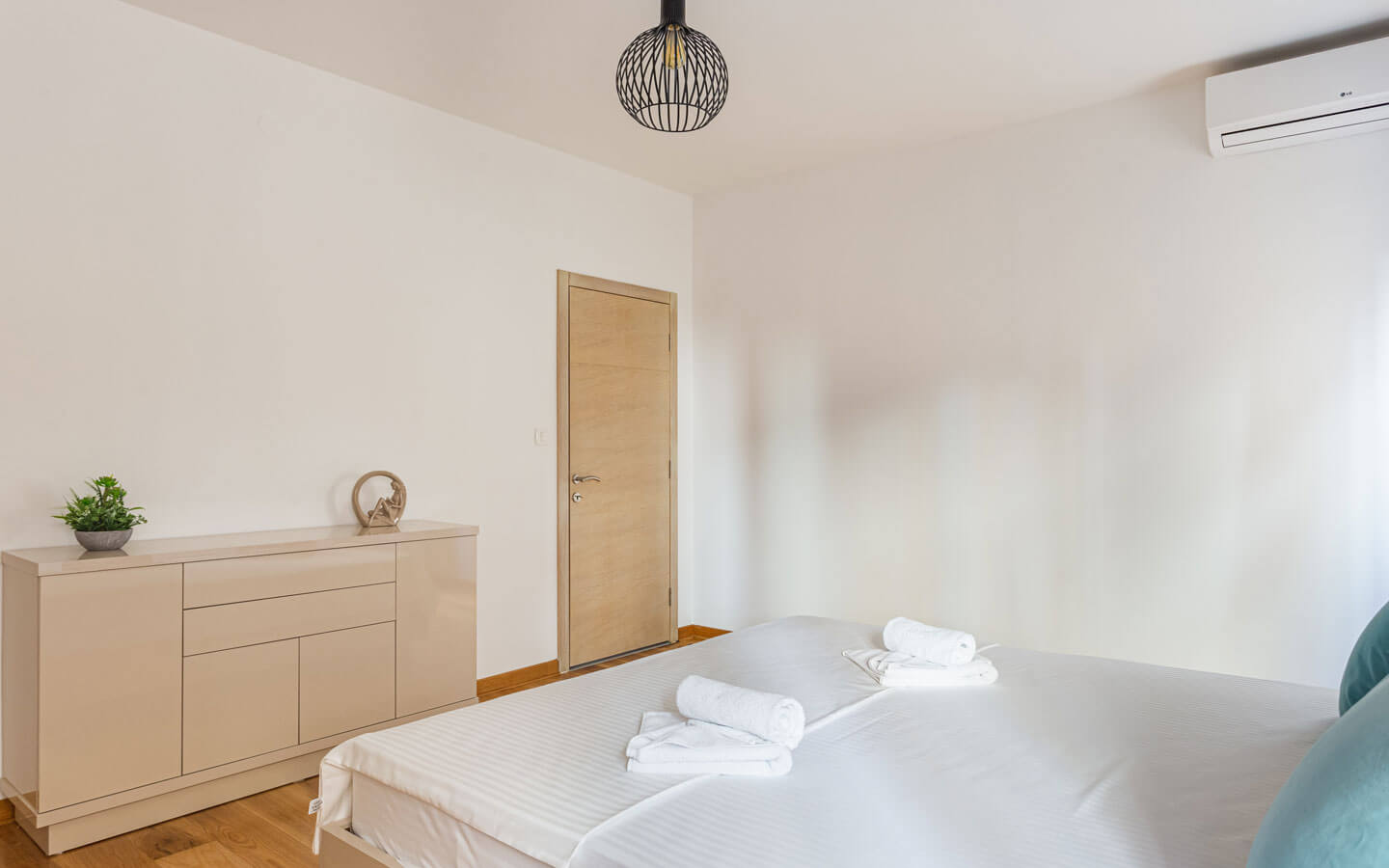 apartment-for-sale-in-budva-montenegro-przno-8-astra-real-estate-agency-1