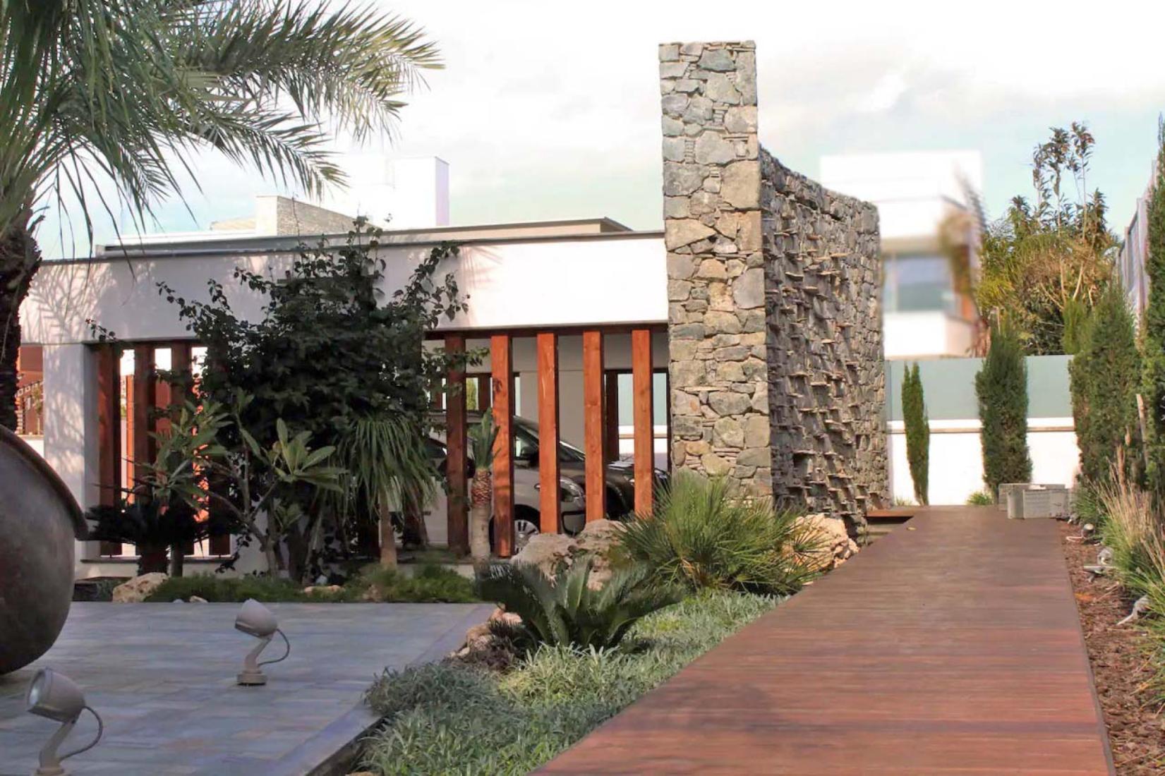 b408cd8c-e545-4909-83e7-512bb7672a9e-large-copy-large