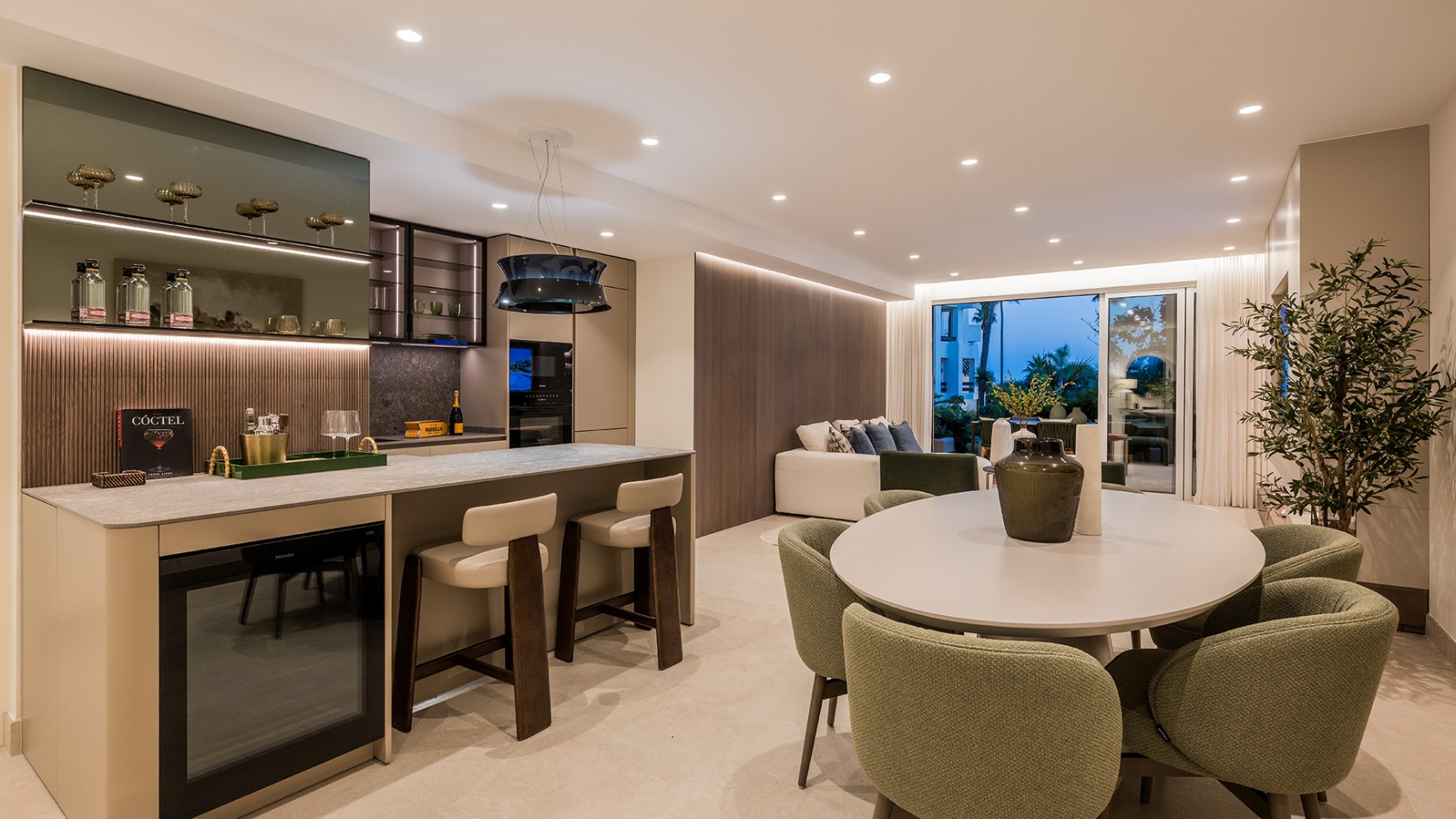 bahia_del_velerin_3-1_-_29_lounge_dining_kitchen_evening