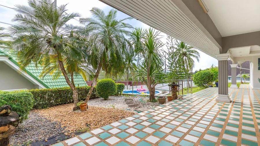 bbdc3313-4335-4c6c-84d4-61a12f3c9d9c