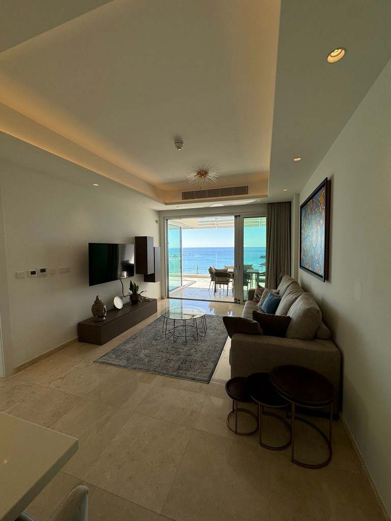 beachfront-2-bedroom-apartment-for-sale-in-limassol-21