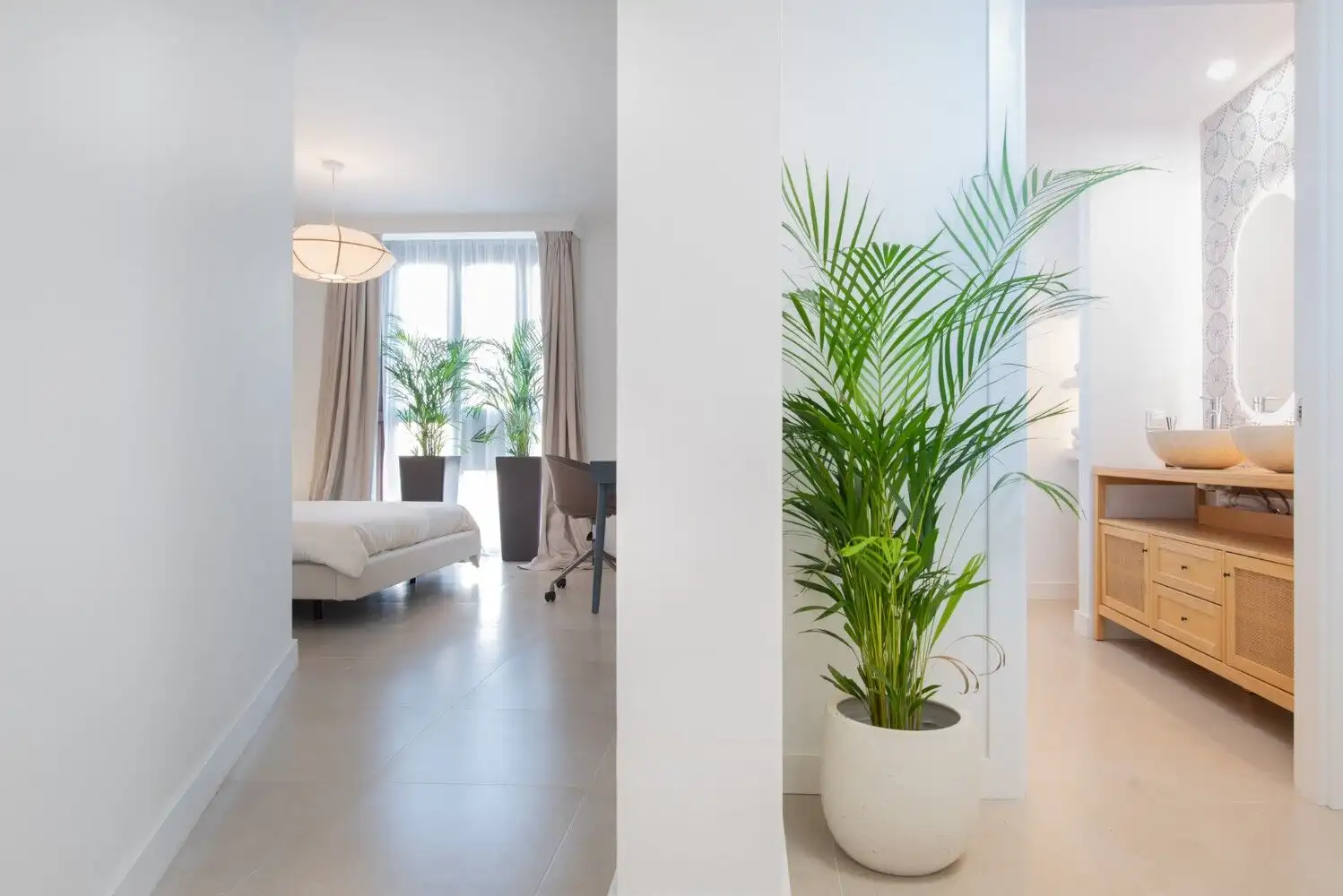 Bright, fully refurbished 2-bedroom apartment in New Golden Mile, Estepona.
