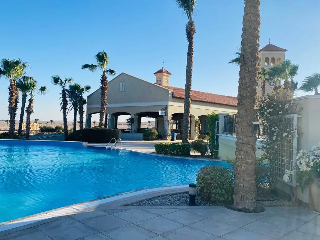 c5efe4ce-97e7-47df-8d51-6983ec5a9cc5-1