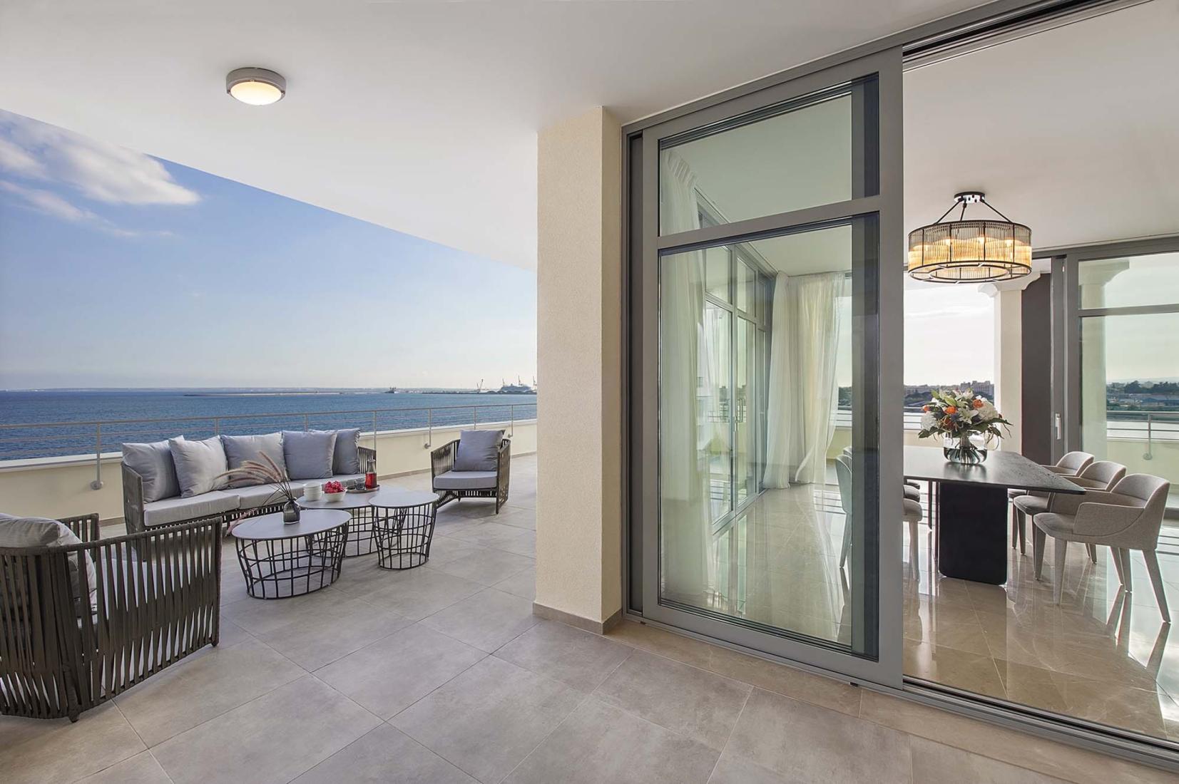 castle-residences-a41-13-copy-large-1