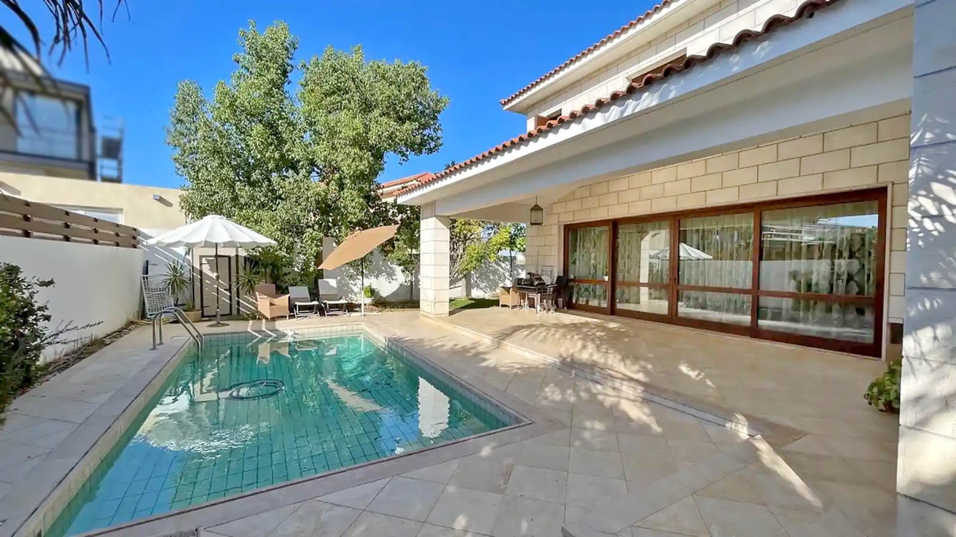 cc046f2307412b6dcc3d9ff0940512df-copy-large