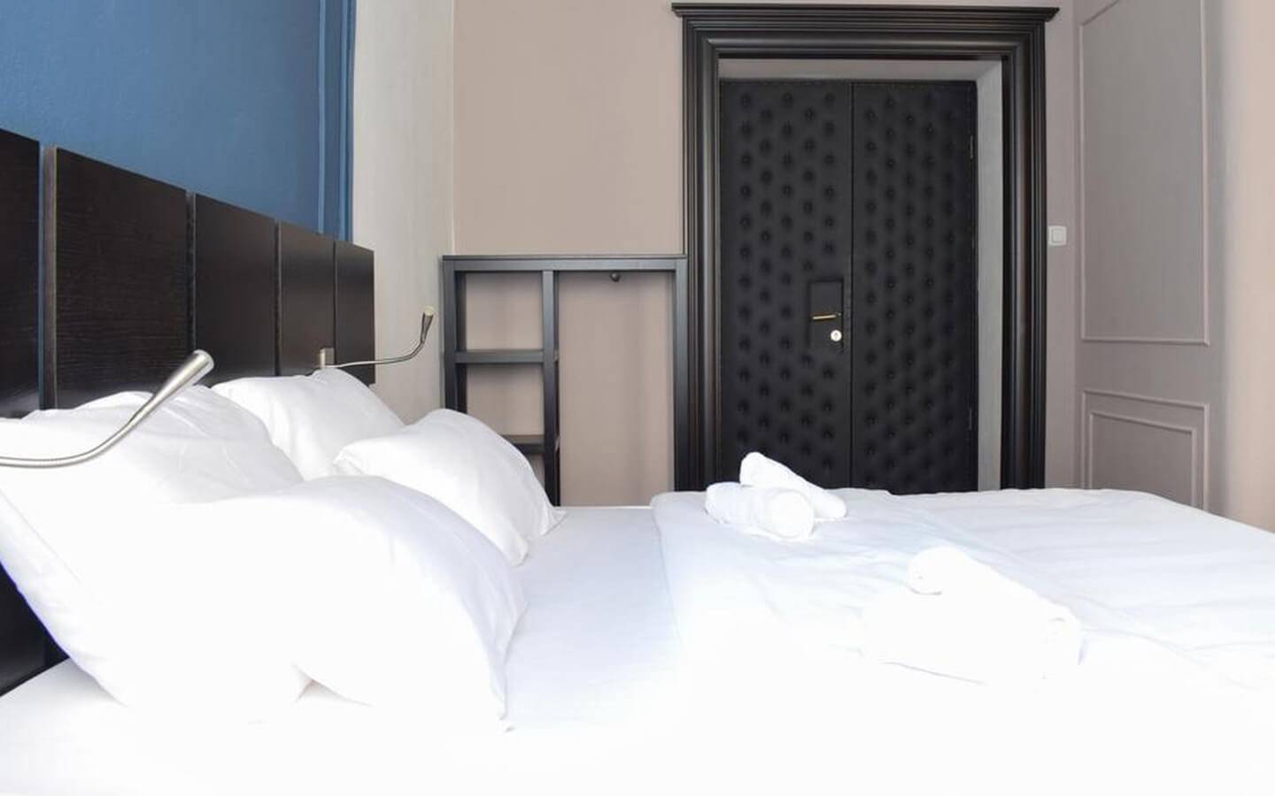 commercial-placemini-hotel-for-sale-in-the-heart-of-the-old-town-of-kotor-2