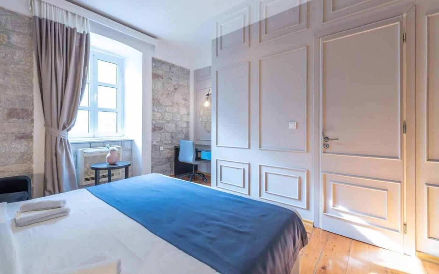 commercial-placemini-hotel-for-sale-in-the-heart-of-the-old-town-of-kotor-8