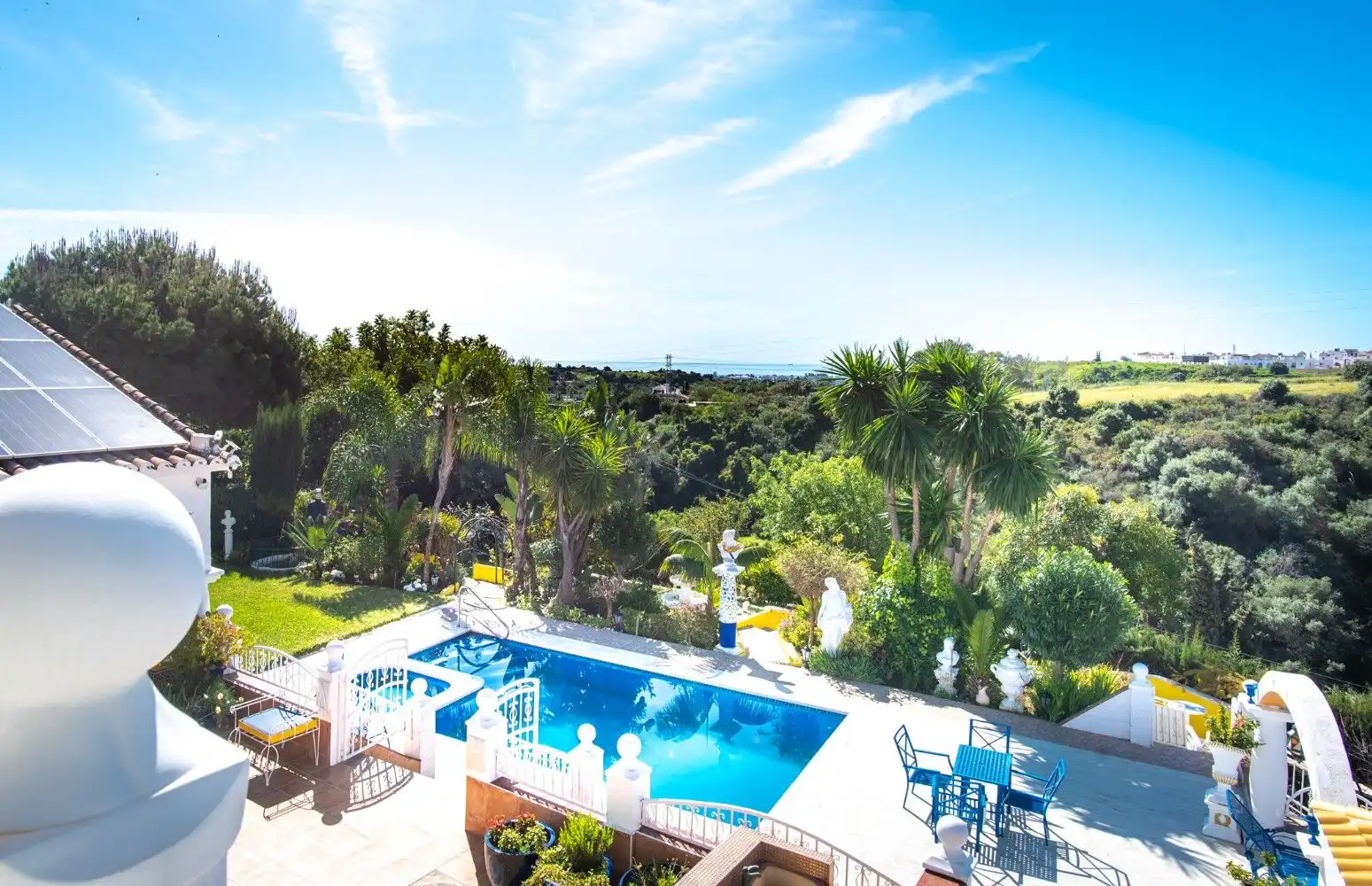 Elegant property in Los Llanos, Estepona, featuring a private pool and lush gardens. Perfect for a s.