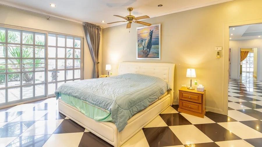 f2fd1c3c-7827-4c78-84a7-88e4f2737d28